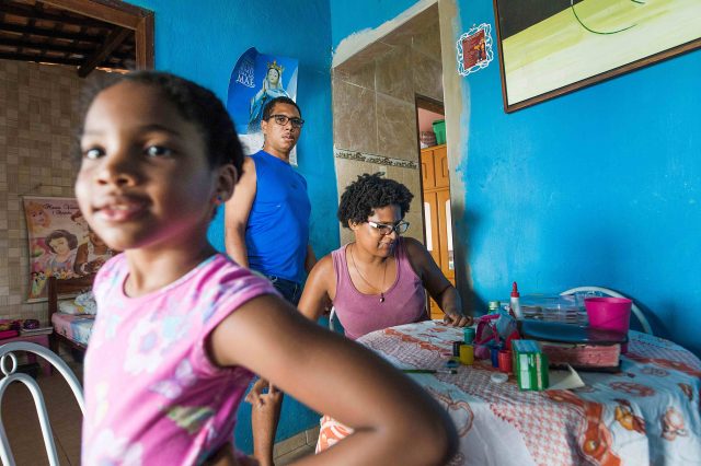 Person affected by leprosy Maurineia at home with her family